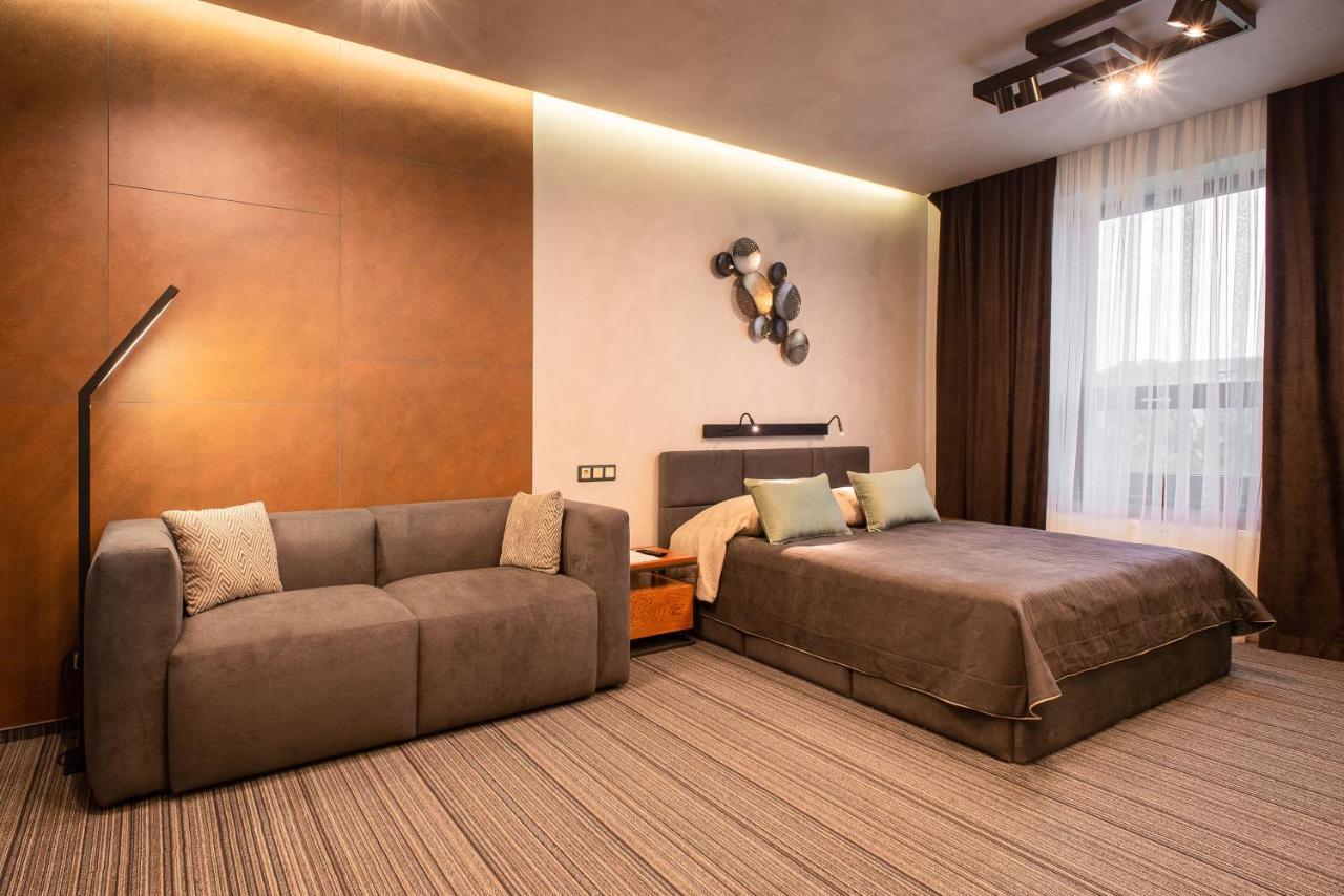 Mojo Hall Hotel Lutsʼk المظهر الخارجي الصورة
