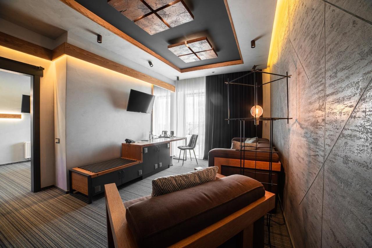 Mojo Hall Hotel Lutsʼk المظهر الخارجي الصورة