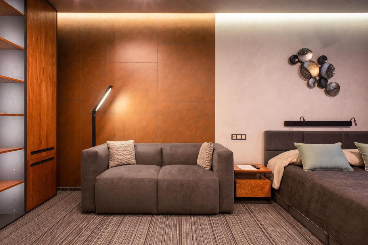 Mojo Hall Hotel Lutsʼk المظهر الخارجي الصورة
