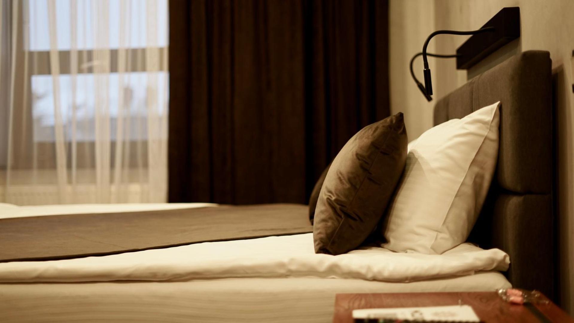 Mojo Hall Hotel Lutsʼk المظهر الخارجي الصورة