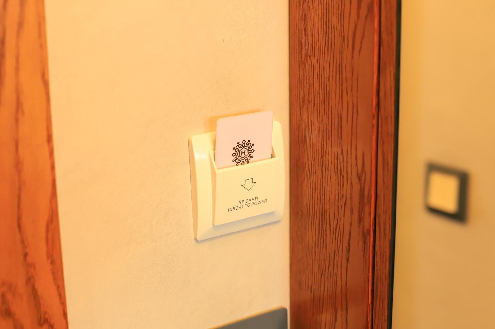 Mojo Hall Hotel Lutsʼk المظهر الخارجي الصورة